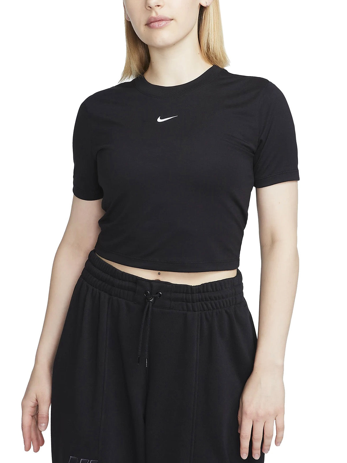 T-shirt Donna Nike - T-Shirt Corta Slim Fit Sportswear Essential - Nero